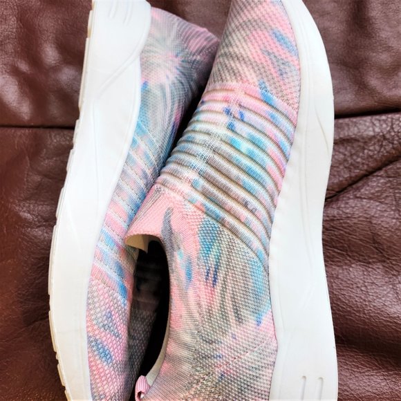 Women Casual shoes Slip-ons Size 7 Steve Madden Stretchy Brand New Multi Color - Picture 3 of 4